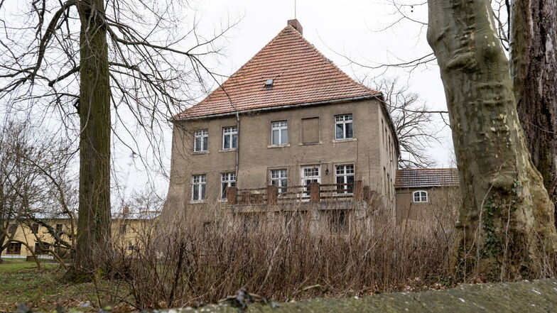 Das Gutshaus Schlauroth steht seit 2004 leer. Die Stadt wollte es jetzt verkaufen.