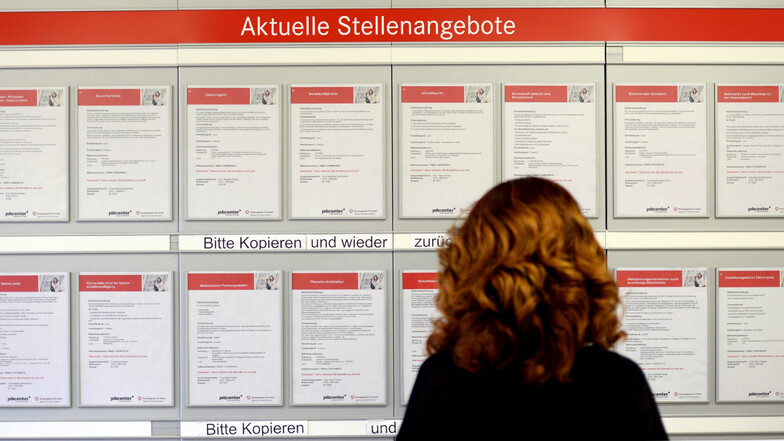 Winterflaute und Corona zugleich: Die Arbeitslosigkeit in Sachsen steigt, doch die Unternehmen melden weiterhin auch neue freie Stellen.
