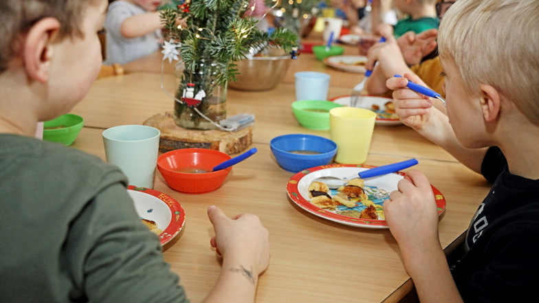 Essenszuschuss oder Entlastung bei den Elternbeiträgen: In Coswig diskutierten die Stadträte über eine Entlastung