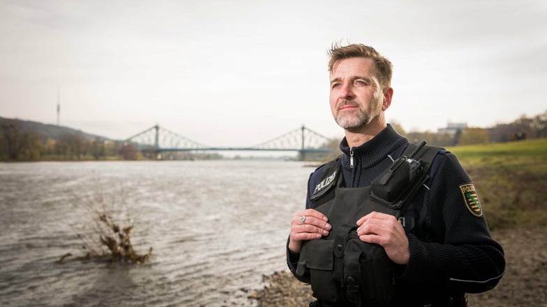 Polizeihauptmeister Uwe N. ist am Freitagabend in die Elbe gesprungen, um eine Frau zu retten.
