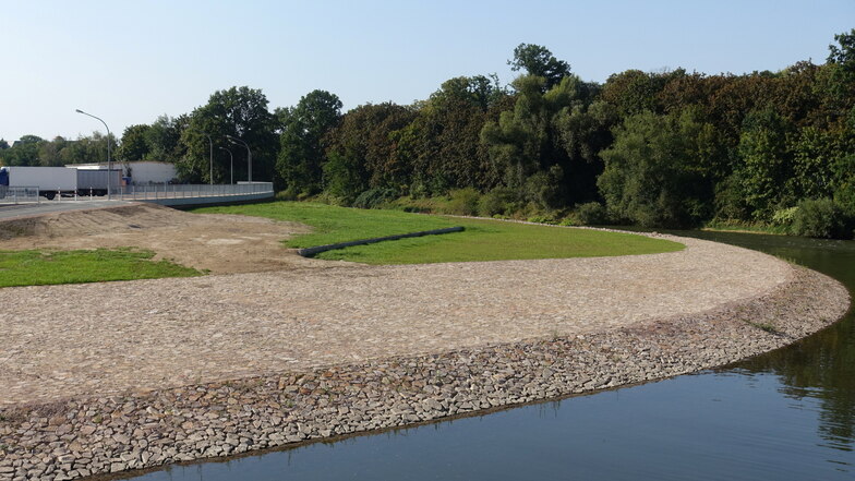 An der Flutmulde in Döbeln ist nach dem Ausbau eine öffentliche Freifläche entstanden.