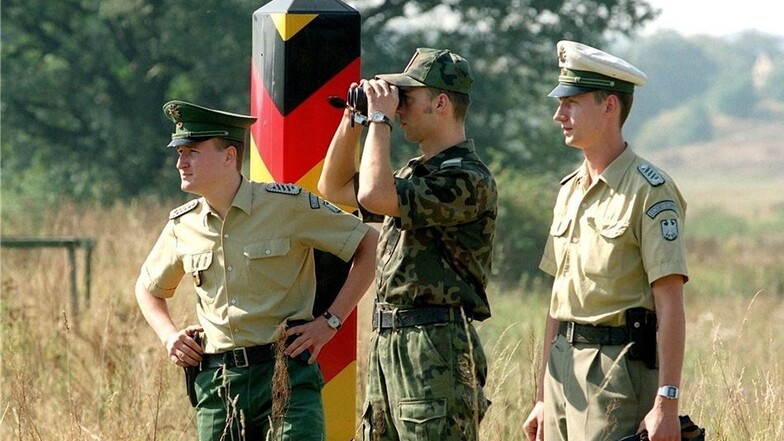 So fing es an: Die erste binationale Streife an der sächsisch-polnischen Grenze lief im September 1999. Damals patrouillierte an der Neiße, die EU-Außengrenze war, noch der Bundesgrenzschutz.