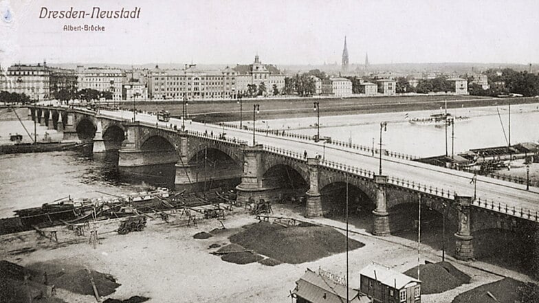 So sah die Albertbrücke um 1910 aus. Zwischen den Geländern war die Brücke 17,9 Meter breit und damit 90 Zentimeter breiter als die Marienbrücke.