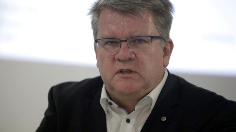 Zum dritten Mal für sieben Jahre gewählt: Ralf Müller (CDU) führt weiter Dohnas Geschäfte.