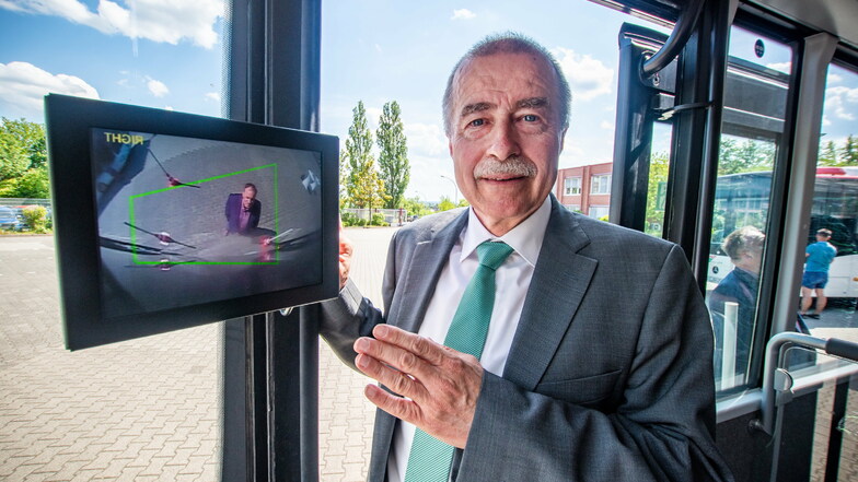 Michael Tanne ist 61 Jahre alt und der Geschäftsführer des Verkehrsunternehmens Regiobus Mittelsachsen GmbH.