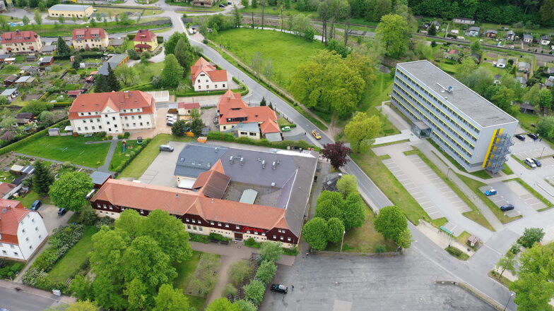 Die  Dr.-Külz-Straße in der Nähe des Dippser Kulturzentrum Parksäle wird in den kommenden Wochen voll gesperrt.