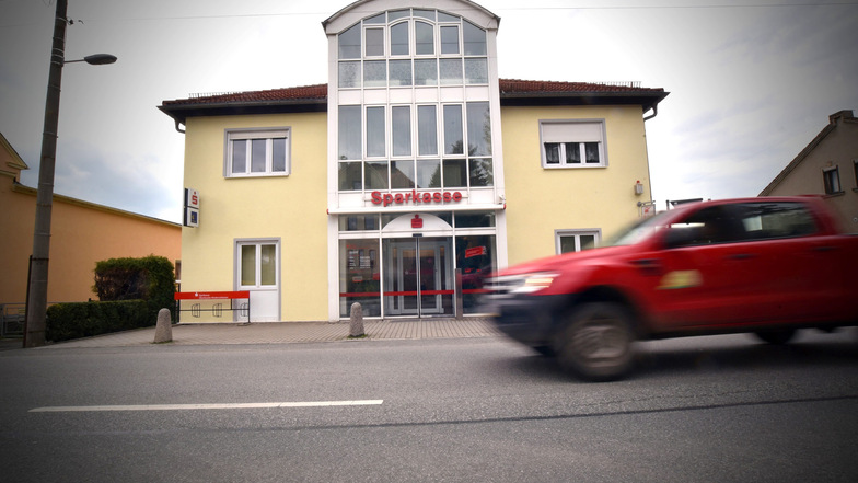 Die Sparkassenfiliale in Leutersdorf schließt im Sommer.