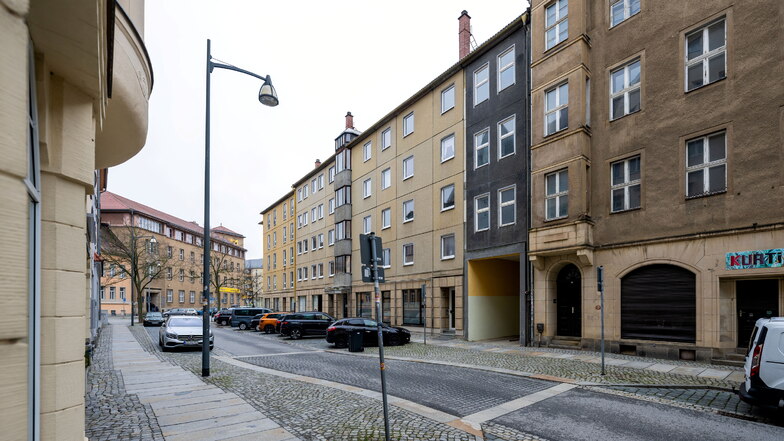 Die Gebäude an der Kurt-Pchalek-Straße 20 sowie 22 bis 26 sollen saniert werden. Die Häuser gehören der Bautzener Wohnungsbaugesellschaft.