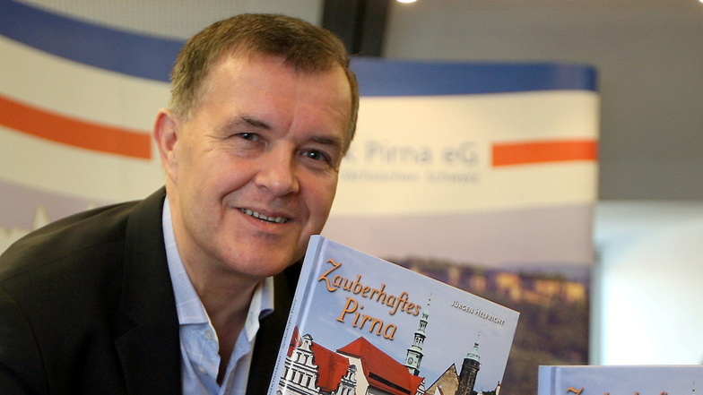 Der Dresdner Bild-Reporter Jürgen Helfricht ist Autor zahlreicher Bücher, wie hier einer Publikation über Pirna.