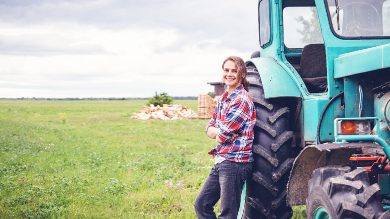 Junge Landwirtinnen und Landwirte sind inzwischen eher die Ausnahme. Viele Höfe haben keine Nachfolger. In Sachsen soll eine Förderung helfen.
