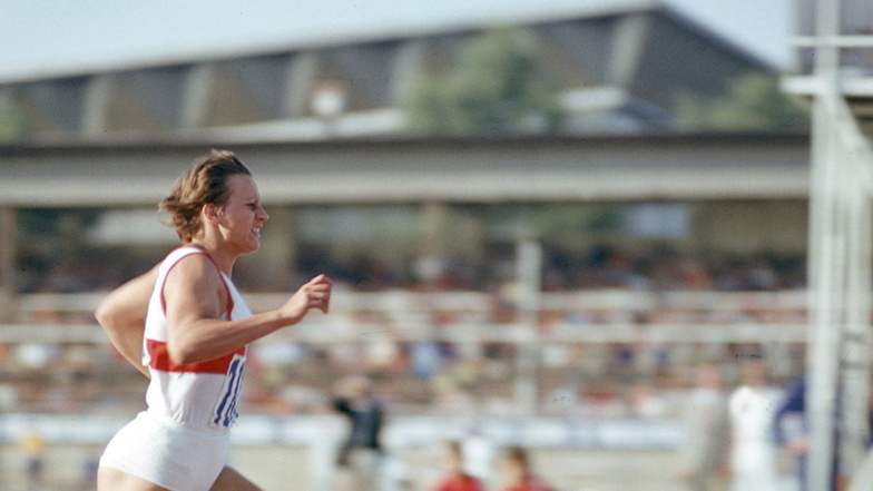 Renate Stecher bei ihrem Weltrekordlauf im Heinz-Steyer-Stadion. Mit 10,8 Sekunden unterbot sie ihre erst zwei Wochen alte Bestmarke über 100 Meter.