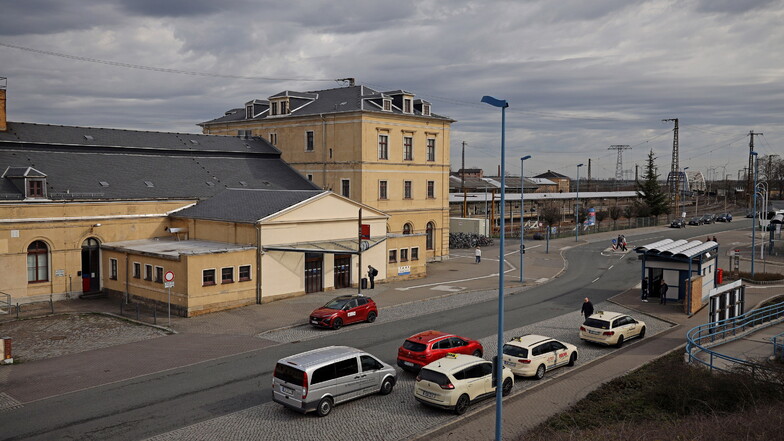 Blick auf den Riesaer Bahnhof: Im Umfeld der Einrichtung soll es am 1. März  eine Demo von Fridays for Future geben.