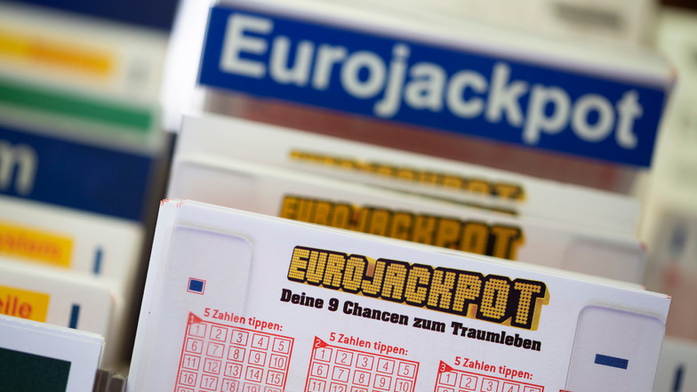 Beim Eurojackpot hat ein Spieler aus Mittelsachsen das große Los gezogen.