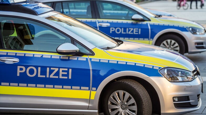 Luft aus Autoreifen gelassen: Polizei in Leipzig sucht Zeugen