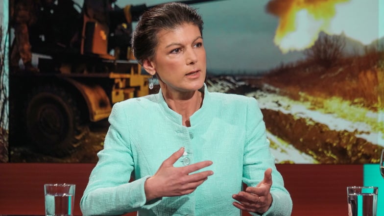 BSW-Parteigründerin Sahra Wagenknecht macht Koalitionen in Ostdeutschland auch von der Haltung der Partner zum Krieg in der Ukraine abhängig.