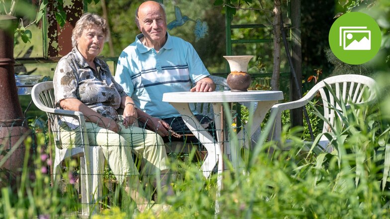 Anita und Reiner Illig in ihrer Gartenidylle in Bärnsdorf bei Radeburg. Am 2. Juni ist hier von 10 bis 18 Uhr Tag der offenen Gartenpforte.