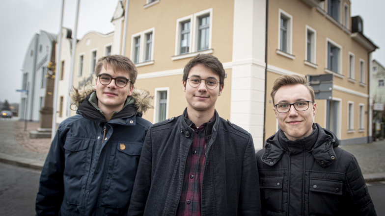 Leon-Marko Ihrke, Alexander Bulharu und Joseph Maak (v.l.)  gehören mit zu den Initiatoren für ein Schülercafé in Kamenz. Für den Treff favorisieren sie Räume in der Hutbergpassage. Mit dem Projekt beschäftigt sich jetzt der Stadtrat.