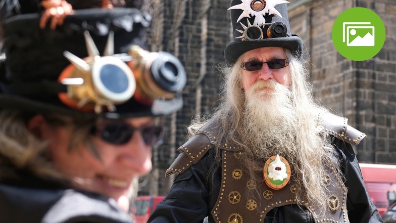 Die beiden Berliner Cecylia (r.) und Cyril sind regelmäßig auf dem Steampunk-Festival in Meißen anzutreffen. Ihr Outfit haben sie dem "Luftkraken" gewidmet - dem Wappentier der Zeitreisenden.