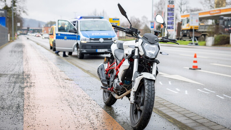 18-jährige Motorradfahrerin in Pirna gestürzt