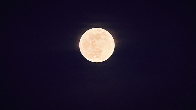 Am Sonnabend zwischen 20.30 und 21.30 Uhr soll über Pirna nur der Mond strahlen.