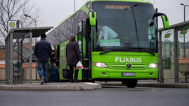 Ein Flixbus auf dem Weg nach München hält auch am Busbahnhof Görlitz.