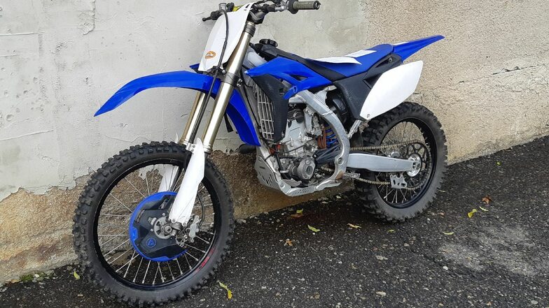 Dieses Motorrad der Marke Yamaha haben Diebe in Thüringen gestohlen.