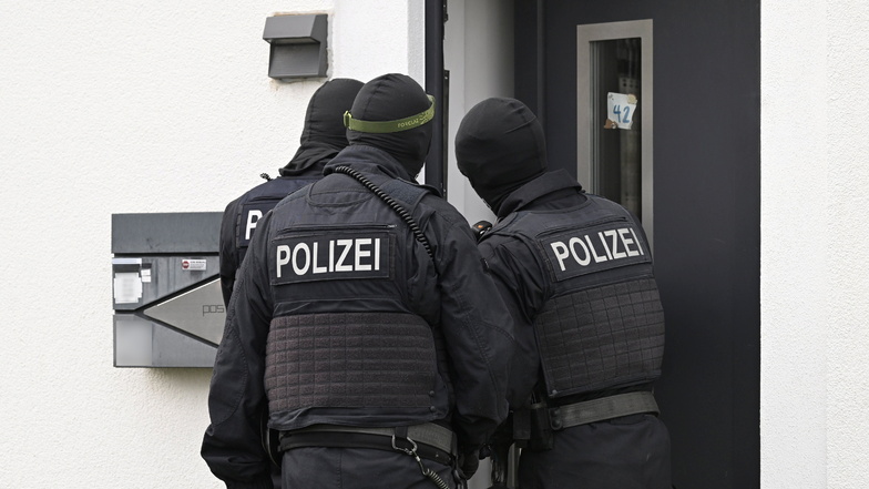 Bundespolizei aus Berggießhübel macht Hausdurchsuchungen in Nordrhein-Westfalen