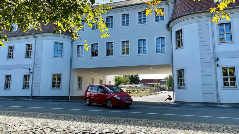 In Herrnhut vor den Zinzendorfschulen wird die Straßenführung erneuert und vor allem auch der Schule angepasst.