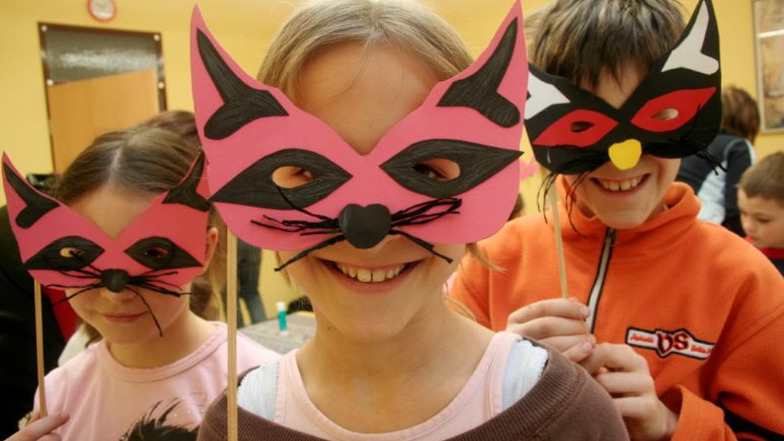 Im Sorbischen Museum Bautzen können Kinder Faschingsmasken basteln. (Symbolbild)