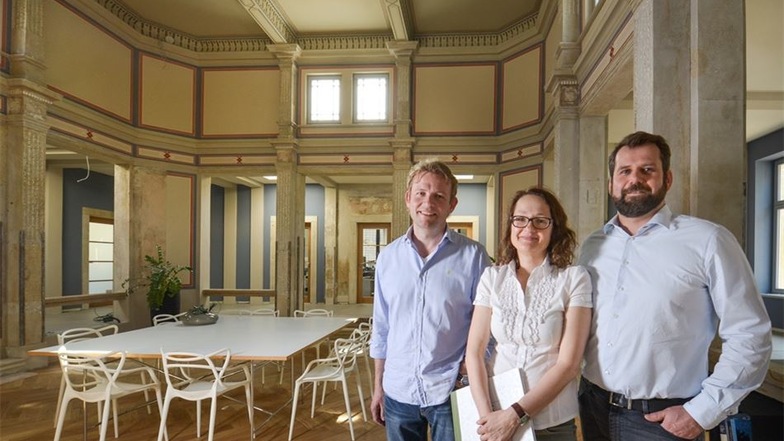 Bereits eingezogen sind Annien Rücker und Falk Doberenz mit ihrem Architekturbüro im einstigen Gesellschaftshaus, ebenso wie die Firma von Sebastian Rücker (re.).