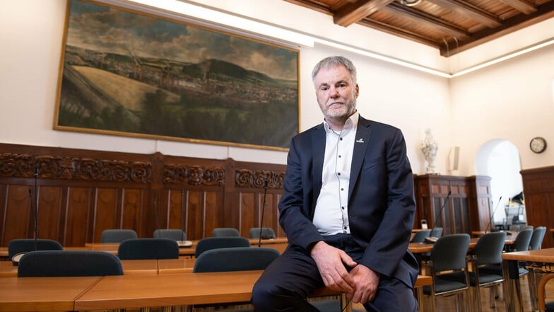 Uwe Rumberg ist seit fünf Jahren Chef im Freitaler Rathaus. Die Zeit hinterlässt auch bei ihm politische Spuren.