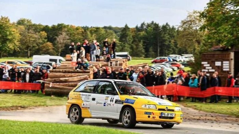 Mit diesem Opel Astra GSI startet das Bernstädter Team dieses Jahr bei mehreren Rallyes,