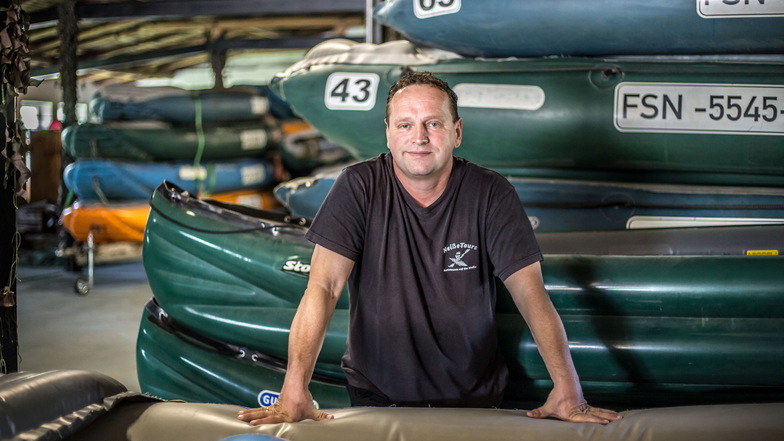 Tino Kittner hat den Winter genutzt, um seine Schlauchboote auf Vordermann zu bringen. Er ist optimistisch und hofft auf eine gute Saison.