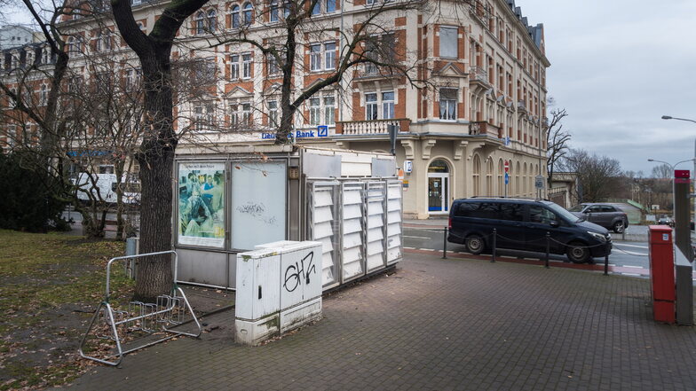 Der Kiosk am Puschkinplatz ist bereits im alten Jahr teilweise demontiert worden.