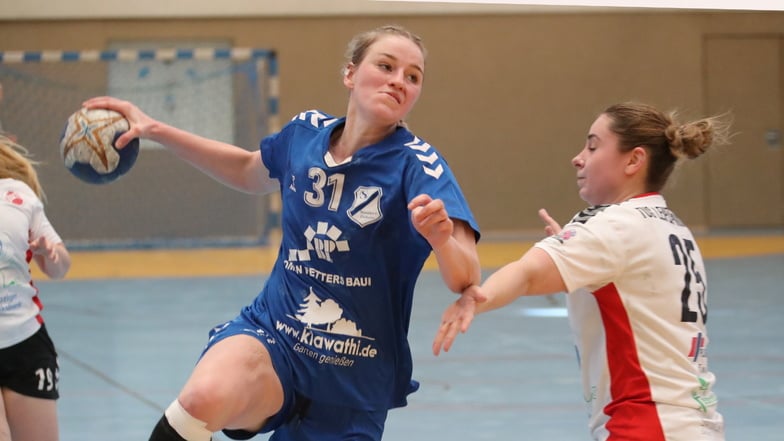 Celine Stiller und die Handballerinnen der HSG Neudorf/Döbeln wollen in der kommenden Saison erfolgreicher abschneiden als in der vergangenen.