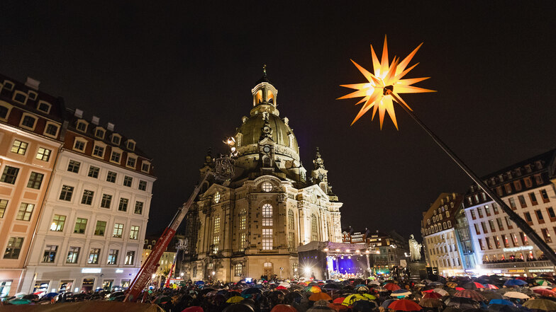 Die Vesper auf dem Neumarkt ist für viele Dresdner ein Highlight in der Weihnachtszeit.