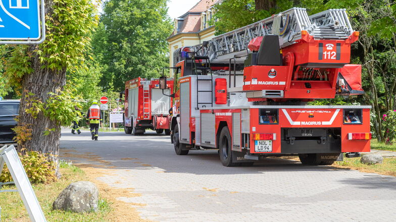 Am Montag vor einer Woche rückte die Freiwillige Feuerwehr zum Krankenhaus in Niesky aus. Die Brandmeldeanlage wurde vermutlich durch Bauarbeiten ausgelöst und gab einen Fehlalarm.