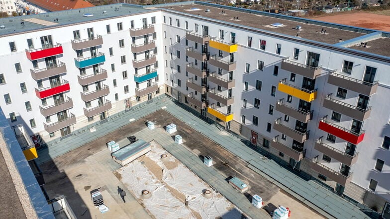 So wie hier an der Saalfelder Straße baut die Leipziger Wohnungs- und Baugesellschaft an mehreren Stellen in der Stadt günstige Wohnungen.