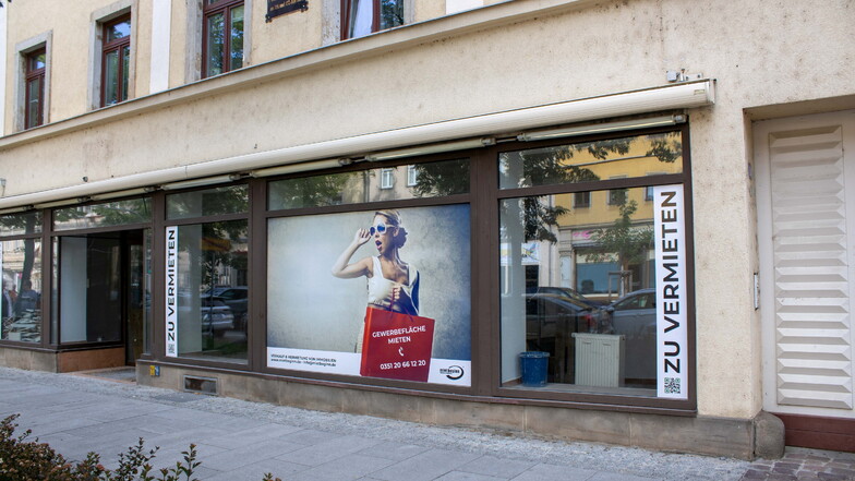 Lange Zeit stand dieses Geschäft in der Breiten Straße 19 in Pirna zur Vermietung. Jetzt wird es zu einem asiatischen Restaurant umgebaut.
