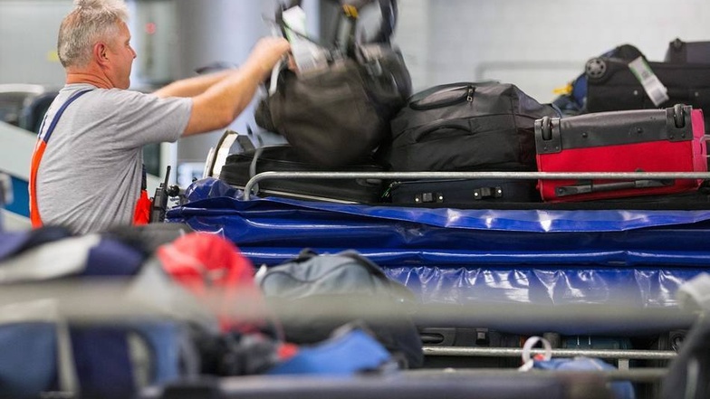 Noch immer kommen viele Reisende nicht durch die Kontrollen, weil sie unerlaubte Gegenstände im Handgepäck haben oder auch im großen Koffer Gefahrgut transportieren - meist in Unwissenheit.