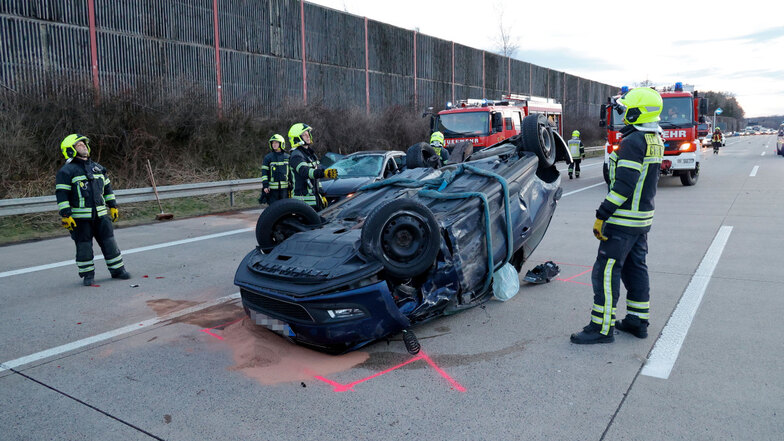 Zwei Verletzte bei Unfall auf der A4 in Chemnitz