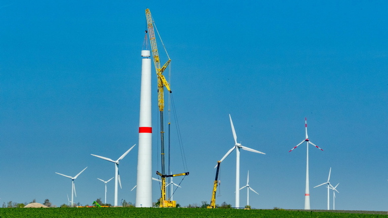 In Sachsen laufen derzeit Genehmigungsverfahren für neue Windkraftanlagen, die für eine Verdopplung des Stroms aus Wind sorgen könnten.