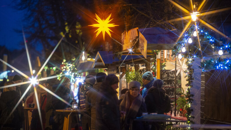 Adventsstimmung ist vom 9. bis 12. Dezember auf dem Weihnachtsmarkt in Radeberg zu erleben. Überraschungsgäste haben sich angekündigt.