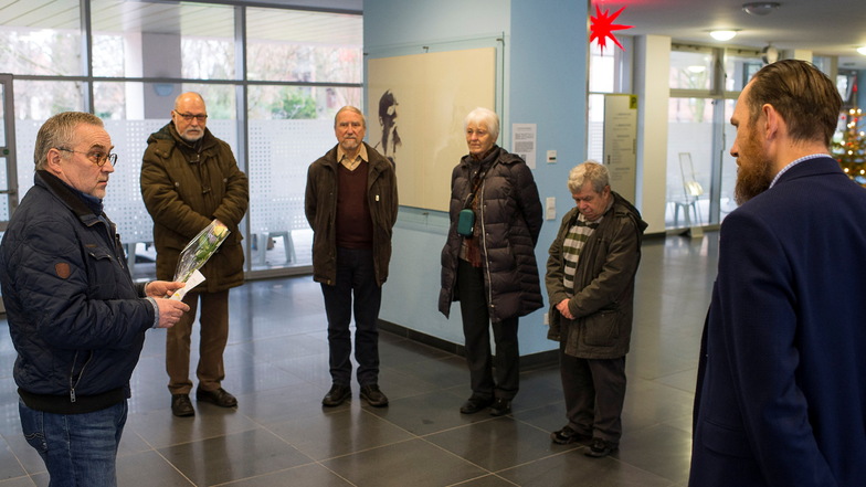Dieses Foto entstand 2018 im Klinikum Görlitz, als zum 190. Geburtstag an den Psychiater Karl Ludwig Kahlbaum erinnert wurde. Links: Peter Marakanow, Leiter der Initiative "Pro Kahlbaum".