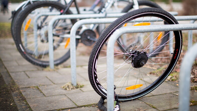 Jetzt is' schon wieder 'was passiert: 2022 sind in Deutschland rund 140.000 versicherte Fahrräder gestohlen worden.