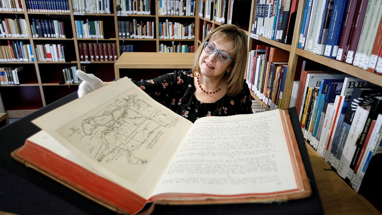 Bibliothekarin Karin Stichel hat erstmals Literaturtage in der Oberlausitzischen Bibliothek der Wissenschaften vorbereitet.