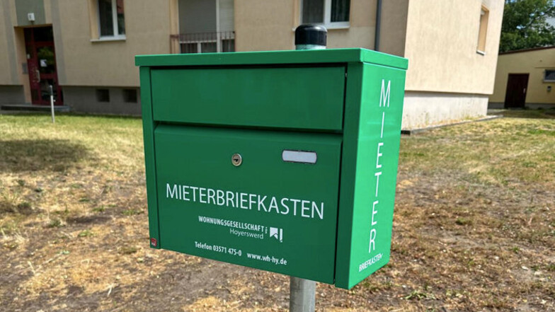 Dieser Briefkasten wurde vor Pfingsten an der Bautzener Allee aufgestellt.