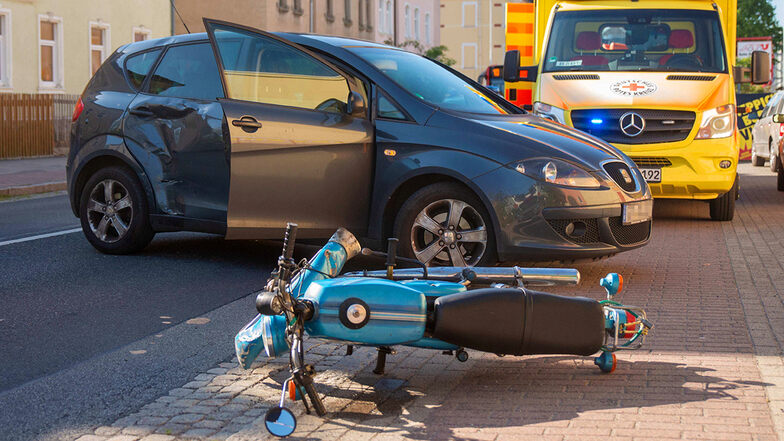 Unfall mit schwerverletztem Moped-Fahrer in Zittau