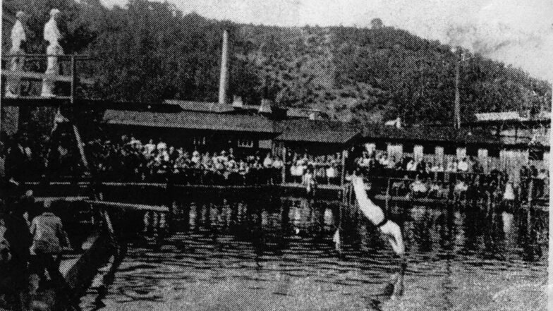 1893 wurde in Niederbirkigt als erste öffentliche Bademöglichkeit die Teichbadeanstalt von Hänsch gegründet. Bis dahin kühlte man sich während der Sommermonate in der Weißeritz ab. Die Birkigter Anlage wurde 1937 zugeschüttet.