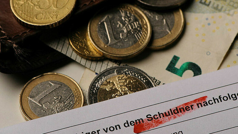 Die Corona-Krise hat vielen verschuldeten Dresdner Haushalten geholfen, ihre Ausstände zu begleichen. Das zeigt der neue Dresdner Schuldneratlas von Creditreform.